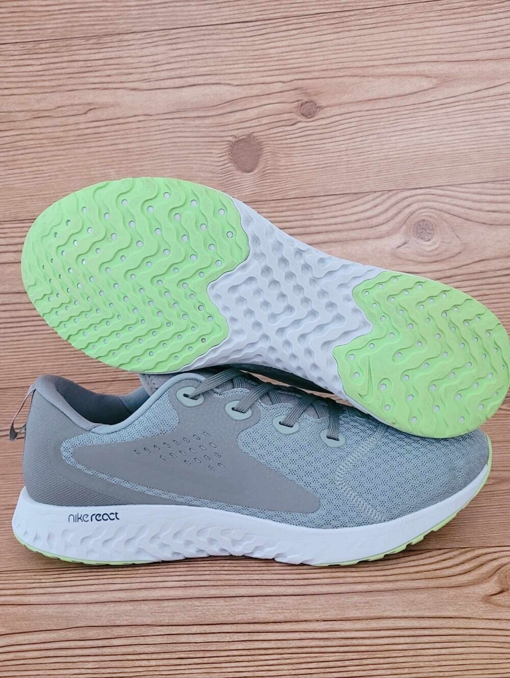 Nike Legend React Running 'Mica Green Stucco' - Picture 7 of 8